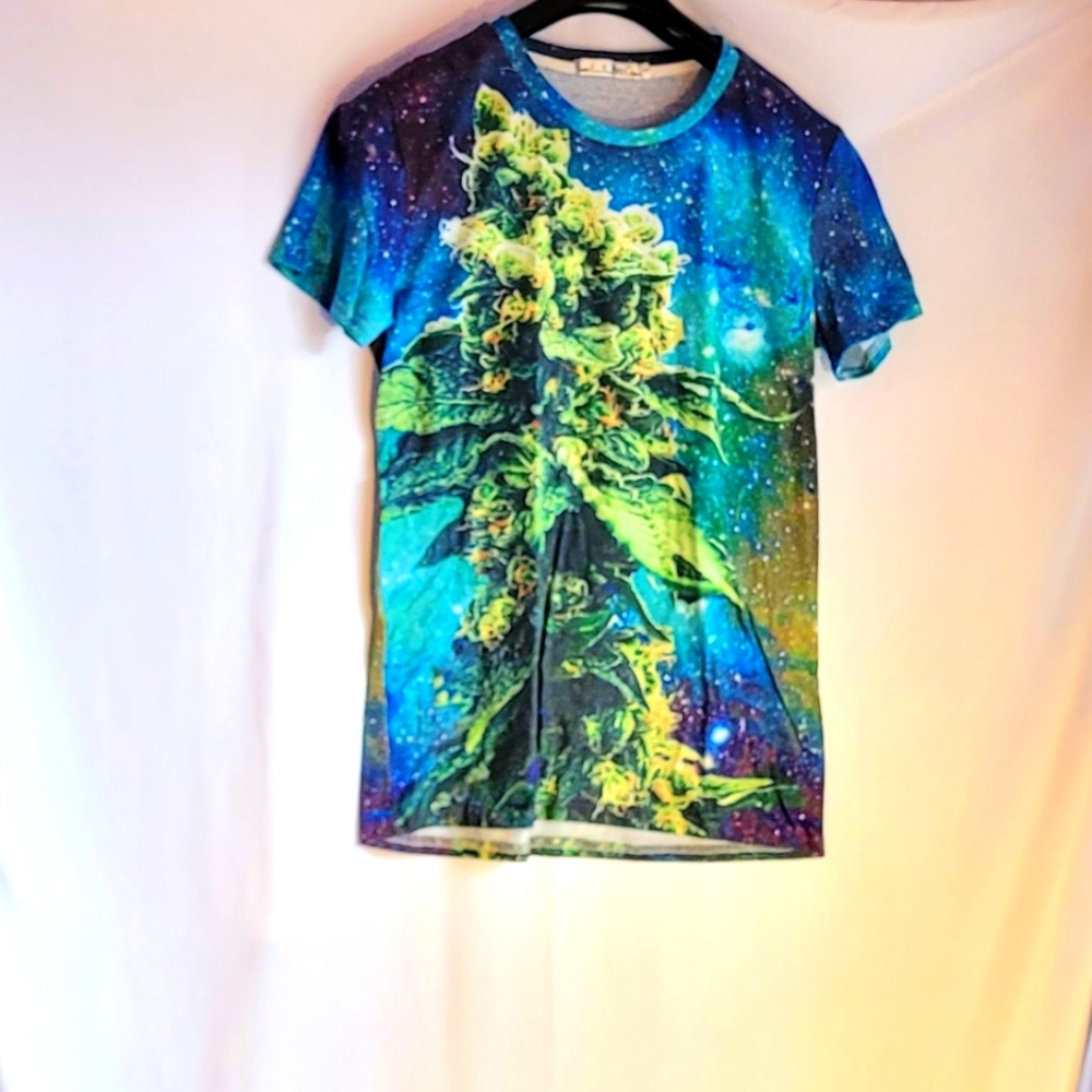 Weed t-shirt medium